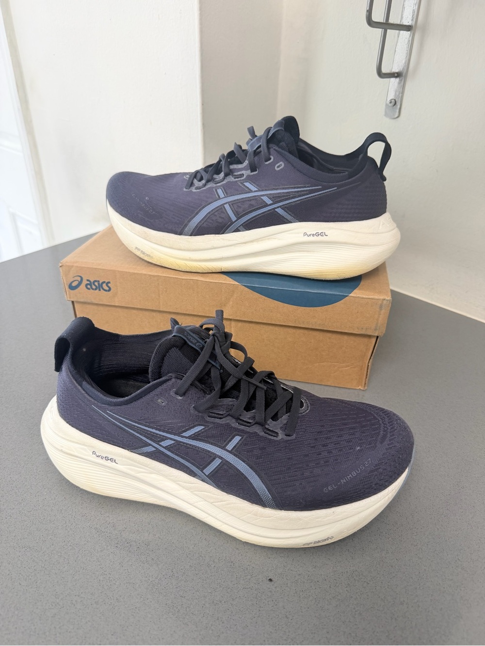 Blue Asics gel Nimbus 27 max cushion running men’s shoes size 9